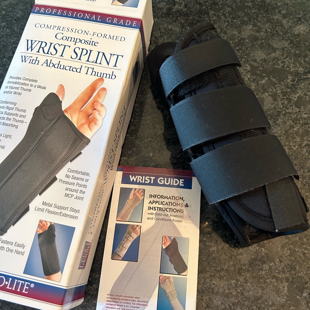 FLA Pro Lite wrist splint- Right hand